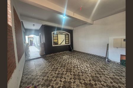 Garagem de casa à venda com 4 quartos, 141m² em Vila Pirajussara, São Paulo