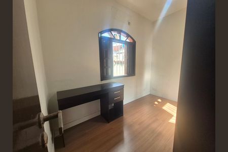 Quarto de casa à venda com 4 quartos, 141m² em Vila Pirajussara, São Paulo