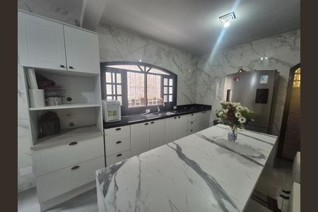 Cozinha de casa à venda com 4 quartos, 141m² em Vila Pirajussara, São Paulo