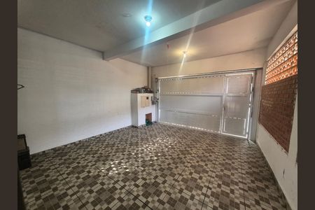 Garagem de casa à venda com 4 quartos, 141m² em Vila Pirajussara, São Paulo