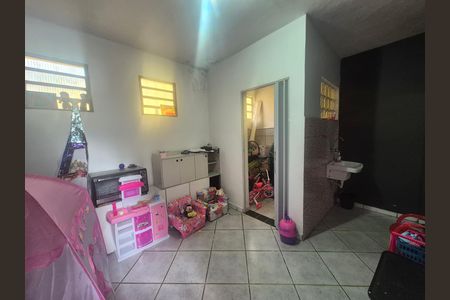 Quarto de serviço de casa à venda com 4 quartos, 141m² em Vila Pirajussara, São Paulo