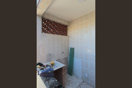 Cozinha e Área de Serviço de casa para alugar com 2 quartos, 60m² em Mantiqueira, Belo Horizonte