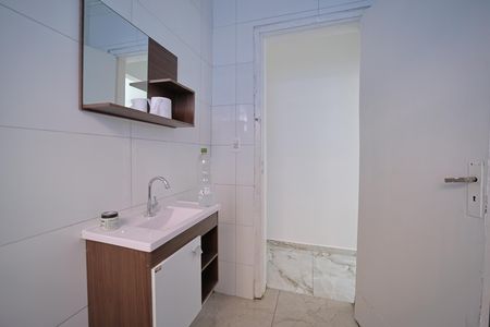 Casa para alugar com 100m², 2 quartos e 2 vagasBanheiro