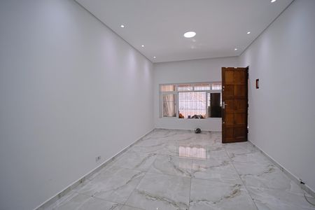 Casa para alugar com 100m², 2 quartos e 2 vagasÁrea comum - Salão de festas