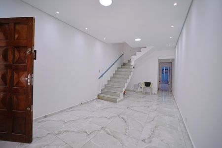 Casa para alugar com 100m², 2 quartos e 2 vagasÁrea comum - Salão de festas
