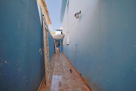 Casa para alugar com 100m², 2 quartos e 2 vagasCorredor