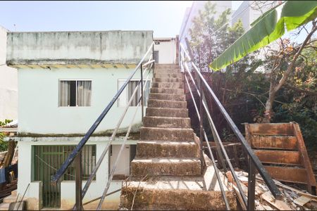 Entrada de casa para alugar com 2 quartos, 80m² em Fernão Dias, Belo Horizonte