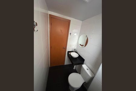 Banheiro de apartamento à venda com 2 quartos, 45m² em Jardim São Pedro de Viracopos, Campinas