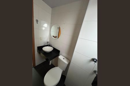 Banheiro de apartamento à venda com 2 quartos, 45m² em Jardim São Pedro de Viracopos, Campinas
