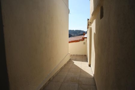Corredor de casa para alugar com 4 quartos, 360m² em Bandeirantes, Contagem