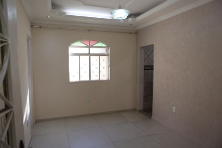 Casa para alugar com 360m², 4 quartos e 1 vagaSala