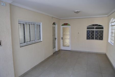Casa para alugar com 360m², 4 quartos e 1 vagaQuintal