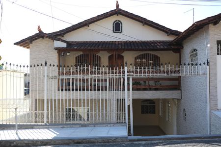 Casa para alugar com 360m², 4 quartos e 1 vagaFachada