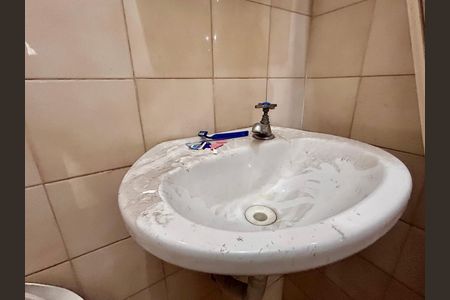 Banheiro de serviço de casa para alugar com 3 quartos, 140m² em Alto da Mooca, São Paulo