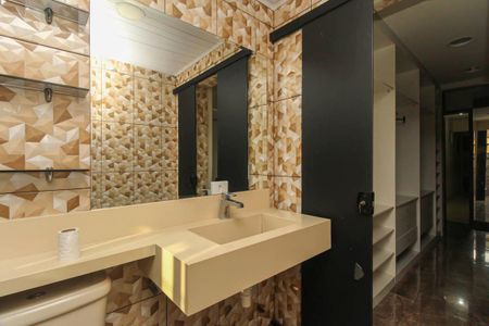 Banheiro da Suíte de casa à venda com 3 quartos, 125m² em Jardim Nove de Julho, São Paulo