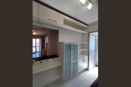 Apartamento para alugar com 49m², 2 quartos e 1 vaga Apartamento para alugar com 49m², 2 quartos e 1 vagaCozinha - Armários