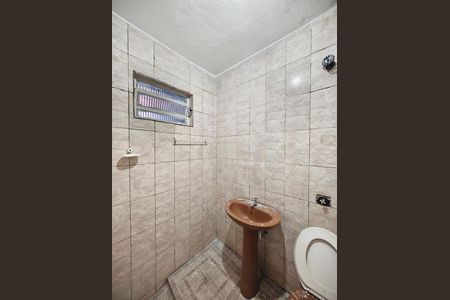 Casa para alugar com 60m², 2 quartos e sem vaga Casa para alugar com 60m², 2 quartos e sem vagaBanheiro Social