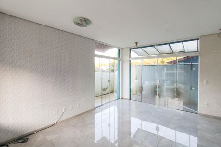 Sala de casa para alugar com 2 quartos, 100m² em Cadiz, Gravataí