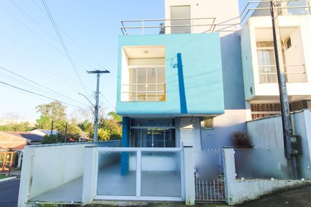 Fachada de casa para alugar com 2 quartos, 100m² em Cadiz, Gravataí