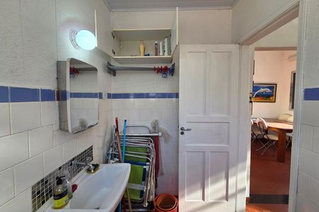 Banheiro de kitnet/studio para alugar com 1 quarto, 40m² em Vila Caiçara, Praia Grande