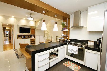 Cozinha de apartamento à venda com 3 quartos, 220m² em Buritis, Belo Horizonte