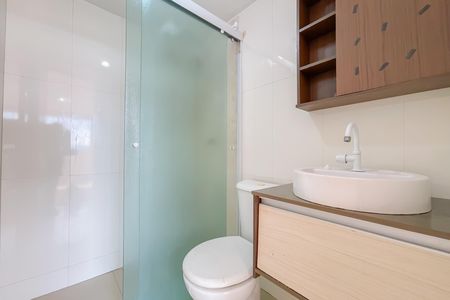 Banheiro de casa de condomínio para alugar com 2 quartos, 40m² em Vila Menck, Osasco