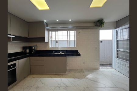 Cozinha de casa à venda com 3 quartos, 180m² em Castelo, Belo Horizonte
