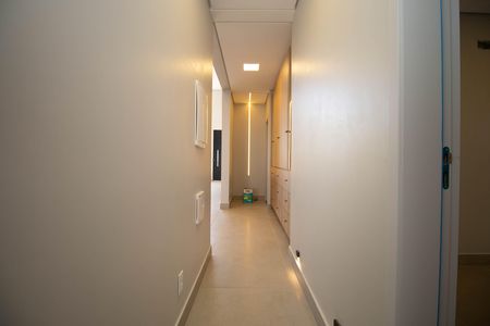 Casa à venda com 508m², 3 quartos e 2 vagas Casa à venda com 508m², 3 quartos e 2 vagasCorredor