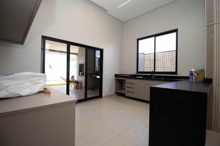 Casa à venda com 508m², 3 quartos e 2 vagas Casa à venda com 508m², 3 quartos e 2 vagasCozinha