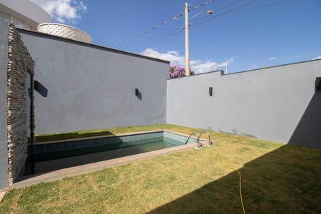 Casa à venda com 508m², 3 quartos e 2 vagas Casa à venda com 508m², 3 quartos e 2 vagasPiscina