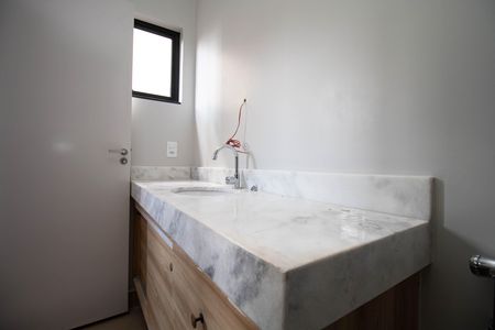 Casa à venda com 508m², 3 quartos e 2 vagas Casa à venda com 508m², 3 quartos e 2 vagasBanheiro da Suíte 1