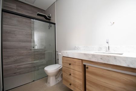 Casa à venda com 508m², 3 quartos e 2 vagas Casa à venda com 508m², 3 quartos e 2 vagasBanheiro da Suíte 3