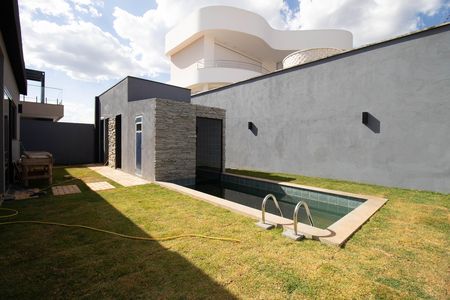Casa à venda com 508m², 3 quartos e 2 vagas Casa à venda com 508m², 3 quartos e 2 vagasPiscina