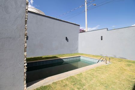 Casa à venda com 508m², 3 quartos e 2 vagas Casa à venda com 508m², 3 quartos e 2 vagasPiscina