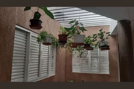 Casa à venda com 110m², 3 quartos e 4 vagas