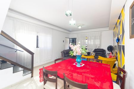 Sala de casa à venda com 4 quartos, 120m² em Conjunto Residencial José Bonifácio, São Paulo