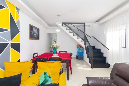 Sala de casa à venda com 4 quartos, 120m² em Conjunto Residencial José Bonifácio, São Paulo
