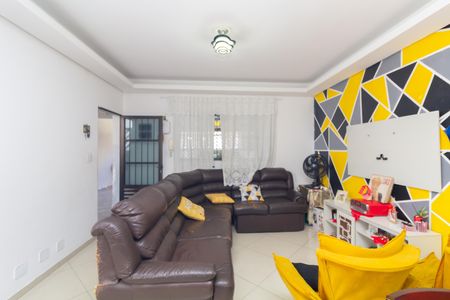 Sala de casa à venda com 4 quartos, 120m² em Conjunto Residencial José Bonifácio, São Paulo