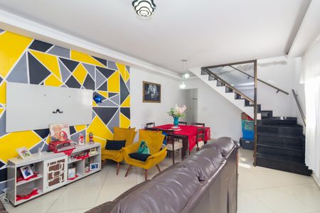 Sala de casa à venda com 4 quartos, 120m² em Conjunto Residencial José Bonifácio, São Paulo