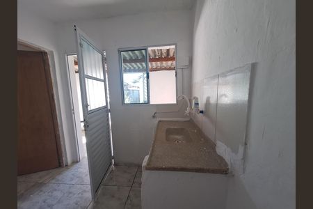 Sala/Cozinha de casa para alugar com 1 quarto, 20m² em Parque Maria Helena, Suzano