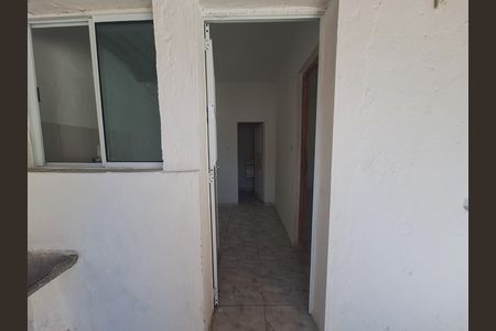 Área de serviço de casa para alugar com 1 quarto, 20m² em Parque Maria Helena, Suzano
