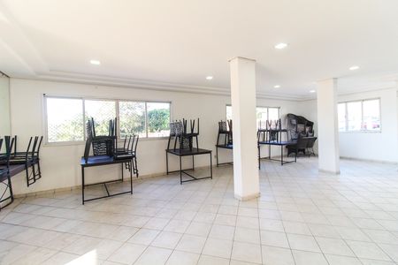 Apartamento para alugar com 55m², 2 quartos e 1 vagaÁrea comum - Salão de festas