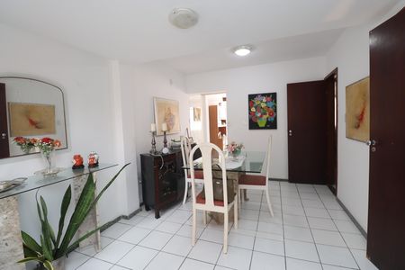 Sala de casa de condomínio para alugar com 3 quartos, 140m² em Stella Maris, Salvador