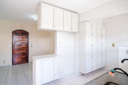 Cozinha e área de serviço de apartamento para alugar com 2 quartos, 59m² em S Paula, São Caetano do Sul