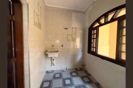 Área de Serviço de casa para alugar com 3 quartos, 115m² em Jardim Belval, Barueri