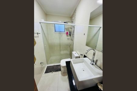 Casa à venda com 230m², 3 quartos e 4 vagas
