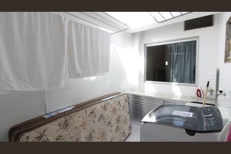 Casa de condomínio para alugar com 66m², 2 quartos e 1 vagaÁrea de Serviço