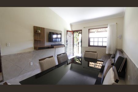 Casa de condomínio para alugar com 66m², 2 quartos e 1 vagaSala
