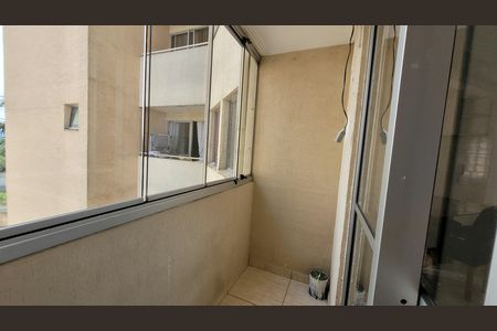 Sala - Varanda de apartamento para alugar com 2 quartos, 55m² em Vila Maria Augusta, Itaquaquecetuba
