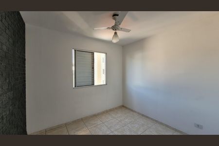 Quarto 01 de apartamento para alugar com 2 quartos, 55m² em Vila Maria Augusta, Itaquaquecetuba